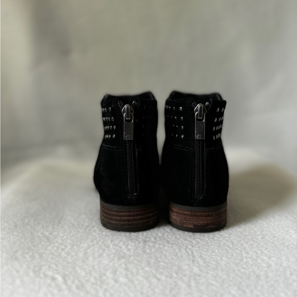 Koolaburra by UGG size 8 Suede Black Women’s Ankle Boot - Picture 7 of 13